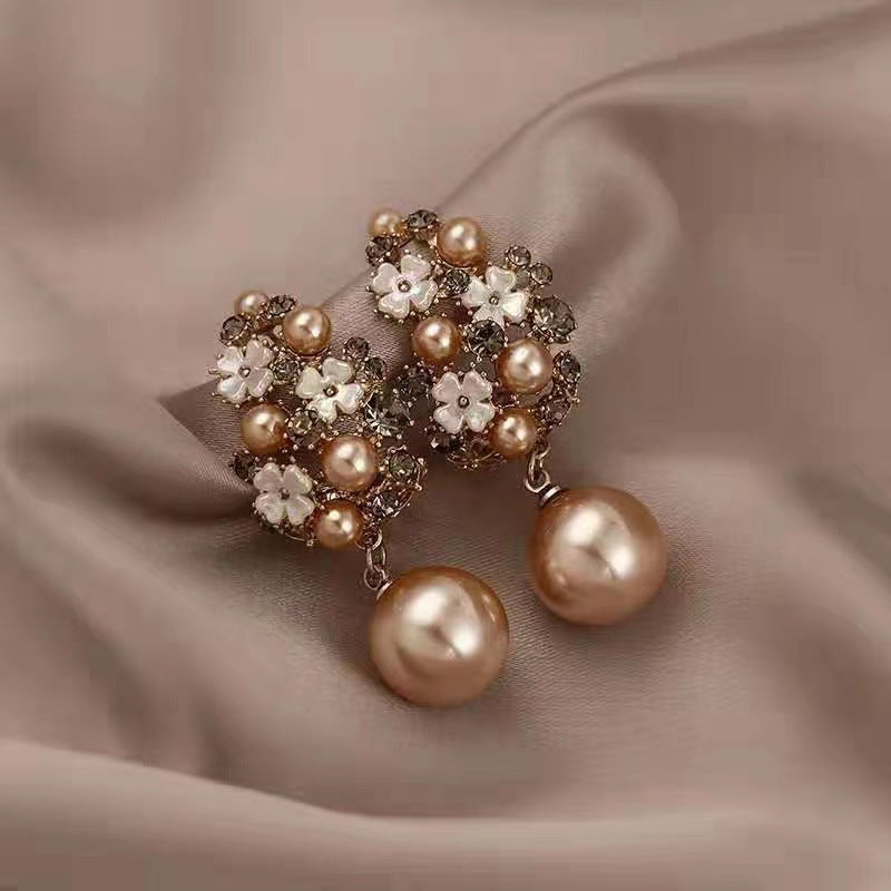Pendientes Elegantes con Perlas Florales