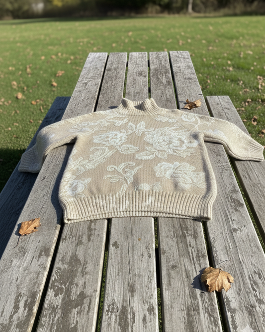 Anna – El suéter de cuello alto artístico