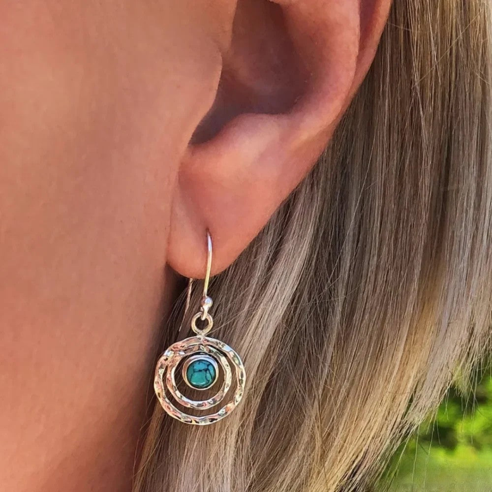 Pendientes Boho Saturno con Piedra Turquesa en Plata y Oro