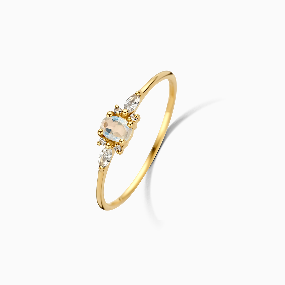 Lioravelle | Anillo de Diamante Violeta en Oro de 18k