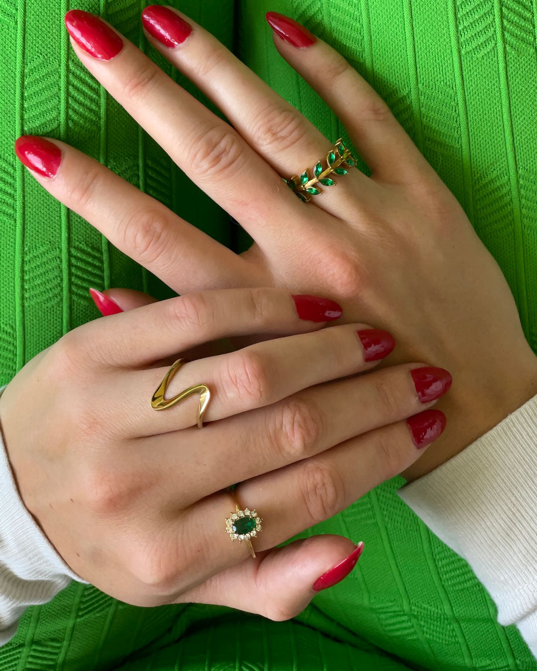 Amaryelle | Anillo de Zirconia Verde en Oro de 18K