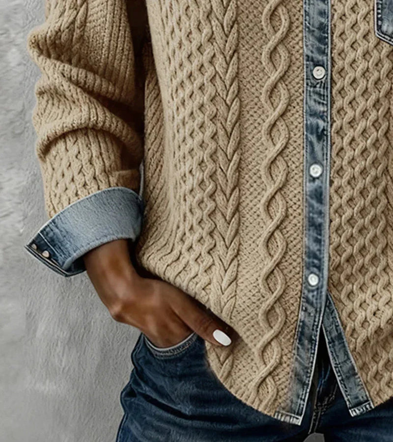 Top de punto patchwork con detalles de denim