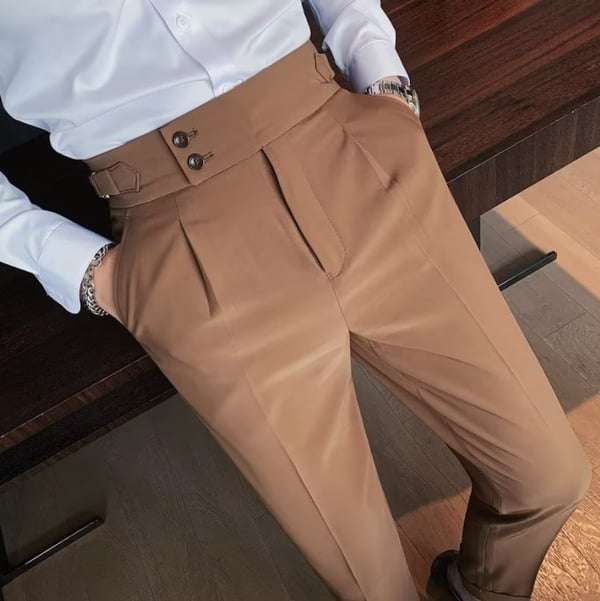 marzo | Pantalones personalizados con ajustes laterales